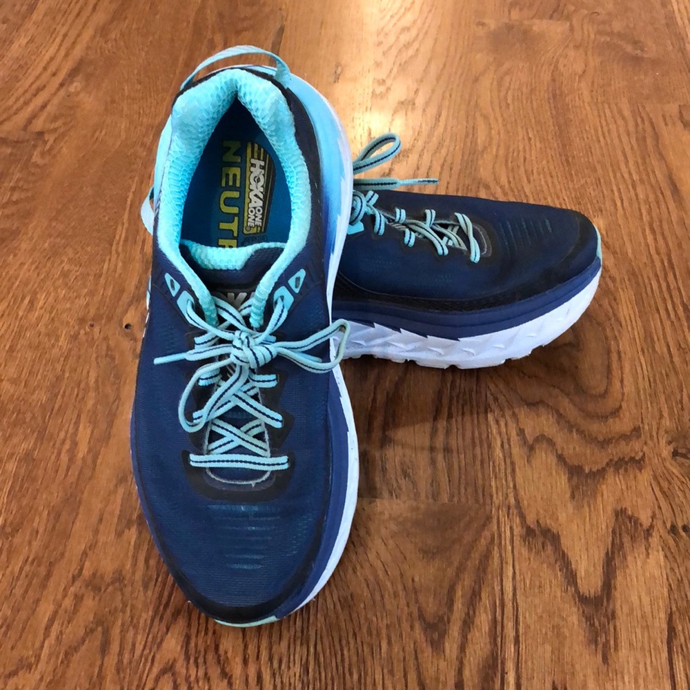 Hoka size 7 Bondi 5